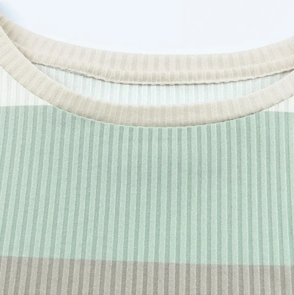 💜 New Stripped Rib Top - Picture 6 of 10